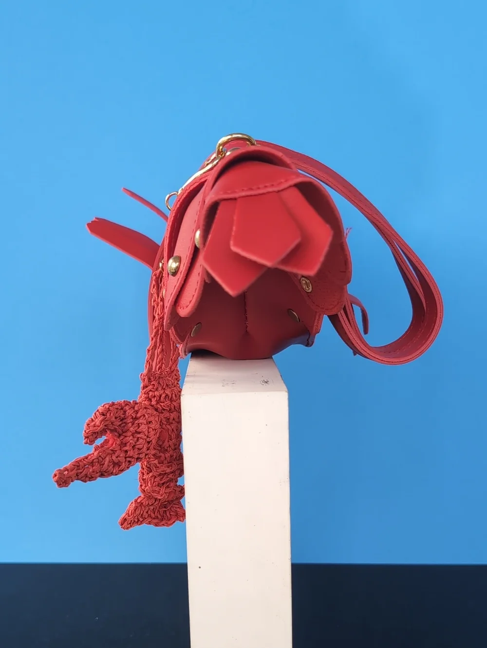 Red Lobster-Shaped Crossbody Bag with Tassel Charm Size 15+5+4